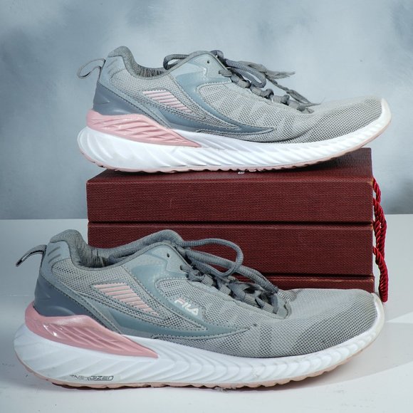 Fila Women's Sneakers Size 10 - Picture 1 of 9